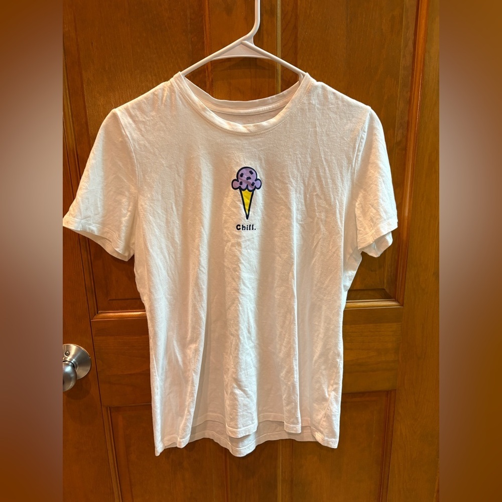 Life is Good Women’s White Short Sleeve T-Shirt “Chill” Ice Cream Graphic Sz S